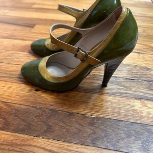 Paul Smith Stylish Green and Tan Women's Heels